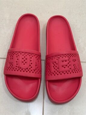 Hunter Pink Rubber Logo Slide Sandals